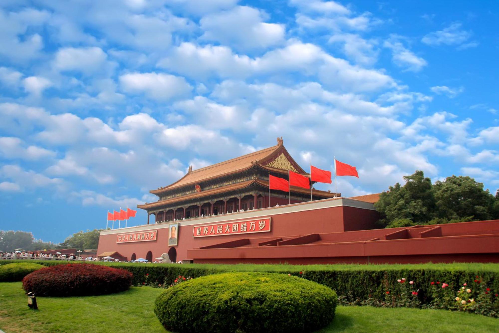 Happy Dragon Hotel -- Nearby Tiananmen Square & Forbidden City & Wangfujing Street & Line 5,6,8 Subway Nearby & Free Coffee & Free Laundry & Fluent English Speaking & Tourist Attractions Ticket Service & Free Wifi Unlimited For Western Software Beijing Exterior foto