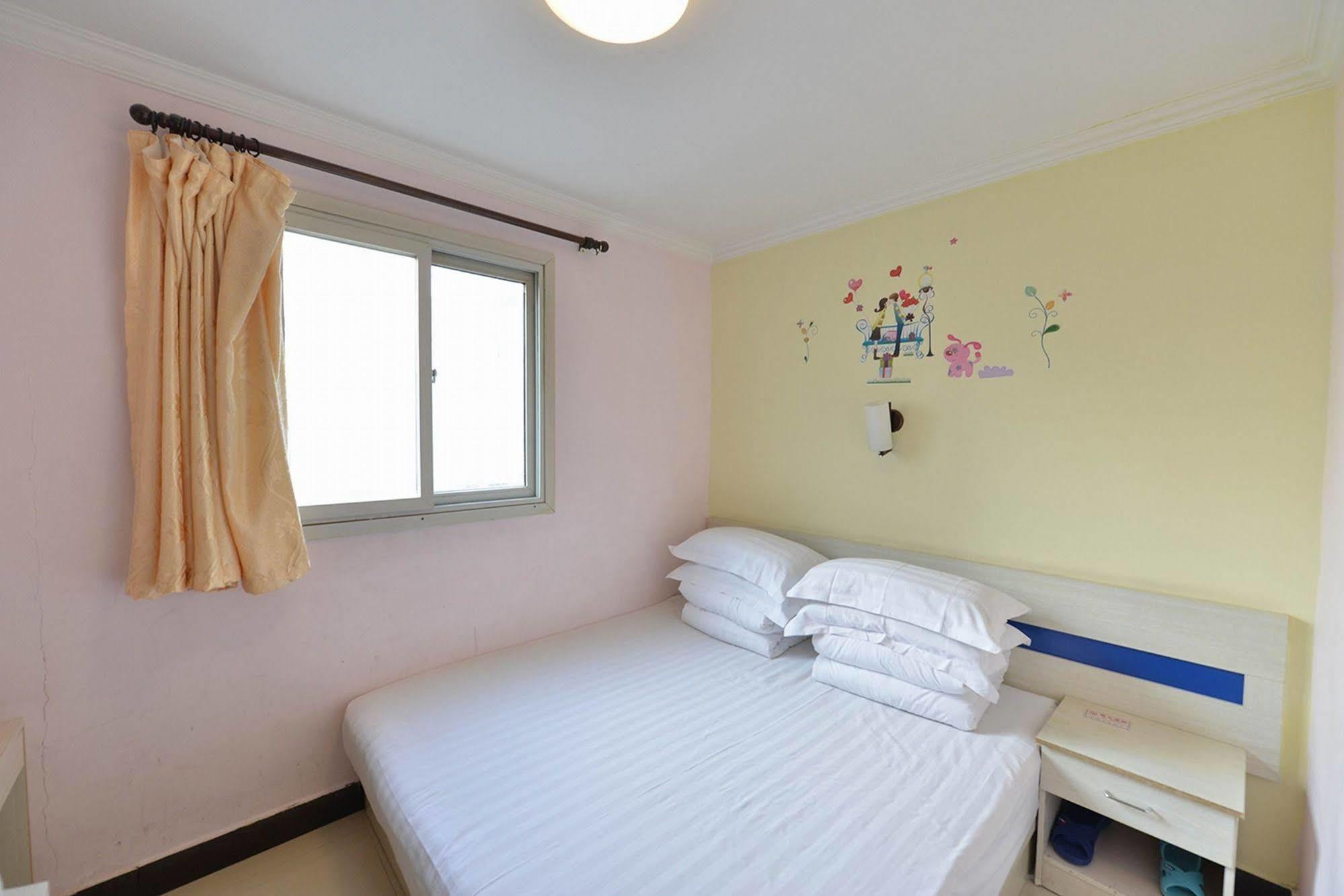 Happy Dragon Hotel -- Nearby Tiananmen Square & Forbidden City & Wangfujing Street & Line 5,6,8 Subway Nearby & Free Coffee & Free Laundry & Fluent English Speaking & Tourist Attractions Ticket Service & Free Wifi Unlimited For Western Software Beijing Exterior foto
