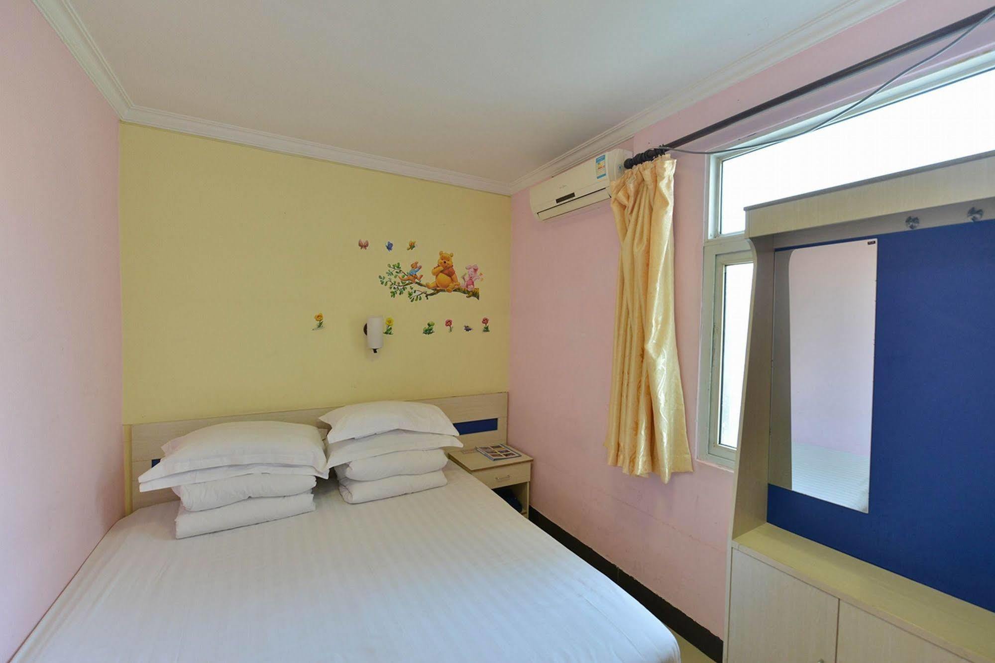 Happy Dragon Hotel -- Nearby Tiananmen Square & Forbidden City & Wangfujing Street & Line 5,6,8 Subway Nearby & Free Coffee & Free Laundry & Fluent English Speaking & Tourist Attractions Ticket Service & Free Wifi Unlimited For Western Software Beijing Exterior foto